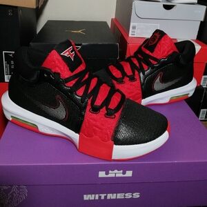 NIKE AIR LEBRON JAMES WITNESS 8 FAZE "BRED" MEN'S US SIZE 11 BRAND NEW IN BOX